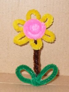 pipe-cleaner-ornament-daisy-flower
